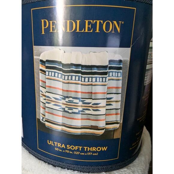 Pendleton Throw 50"x70" Jacquard - Picture 2 of 2